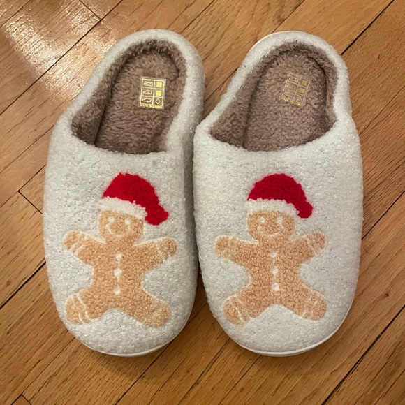 Gingerbread slippers - Picture 3 of 4